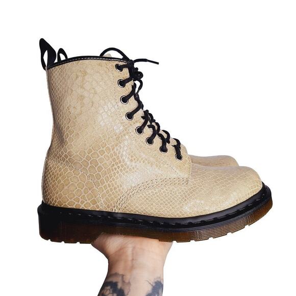 Dr. Martens Snake Combat Boot 1460 Pascal Off-white High Shine Chunky UK 6 US 8 - Picture 1 of 9